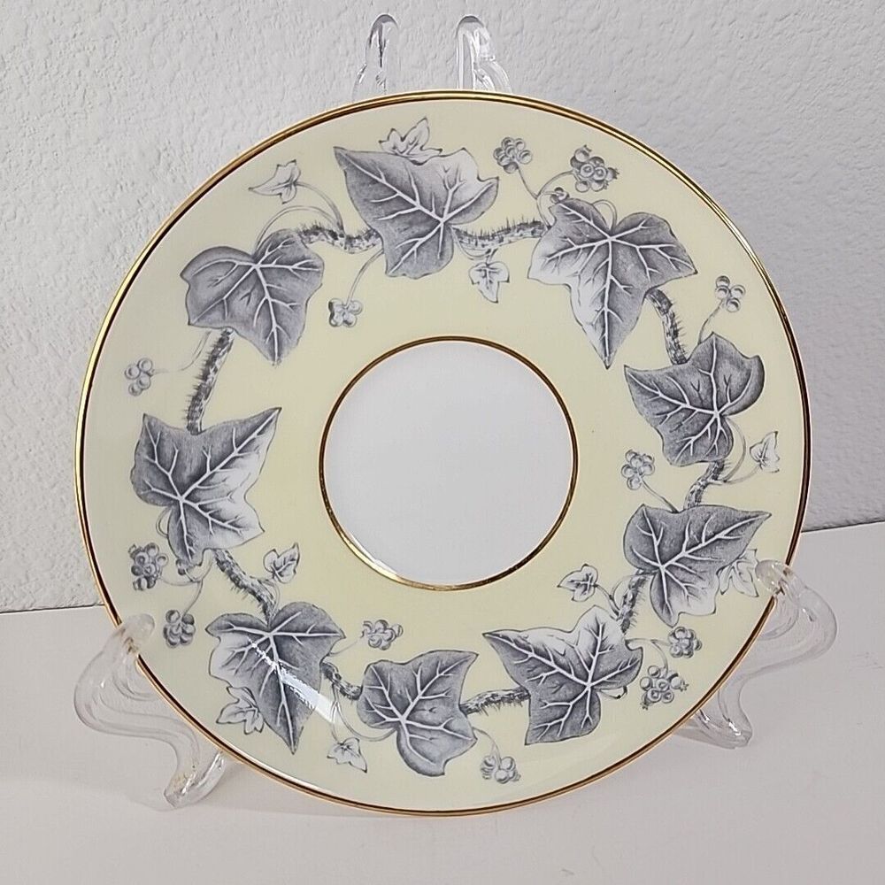 Wedgewood Bone China Made In England Josephine‎ Yellow Saucer Plates